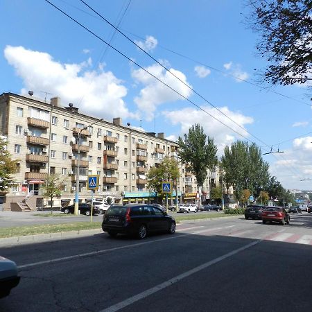 3-Room Apartment Near Inturist On Sobornyi Avenue 156, By Grandhome Zaporizhia Eksteriør bilde