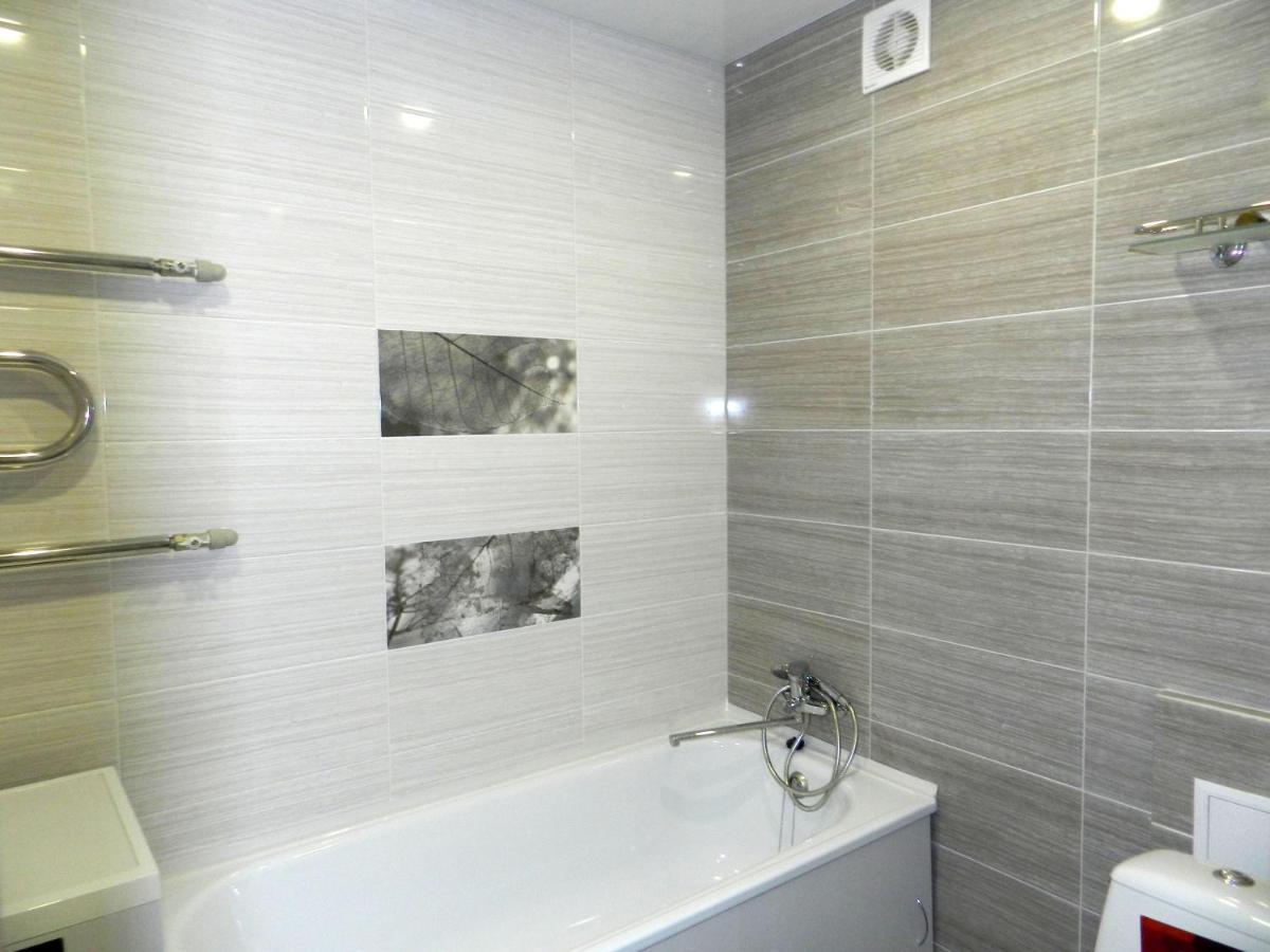 3-Room Apartment Near Inturist On Sobornyi Avenue 156, By Grandhome Zaporizhia Eksteriør bilde