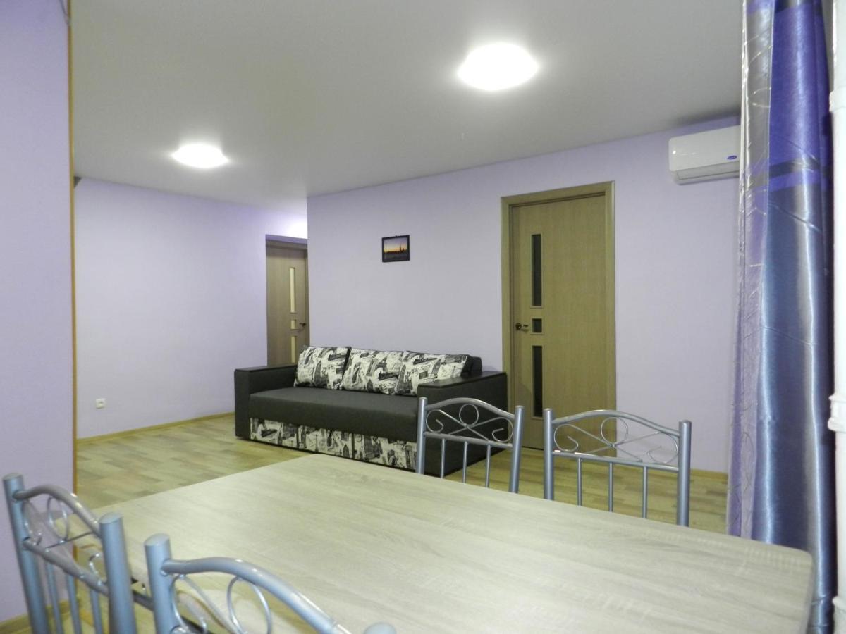 3-Room Apartment Near Inturist On Sobornyi Avenue 156, By Grandhome Zaporizhia Eksteriør bilde