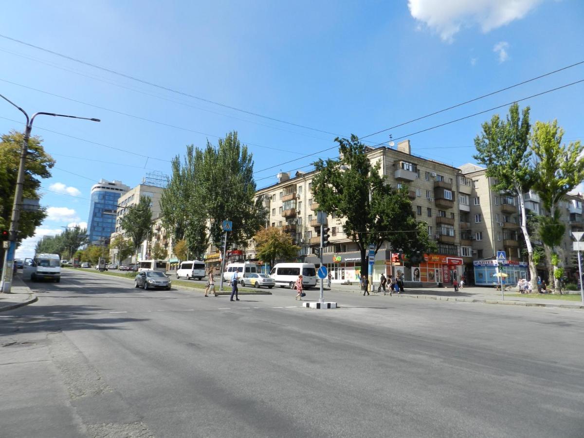 3-Room Apartment Near Inturist On Sobornyi Avenue 156, By Grandhome Zaporizhia Eksteriør bilde